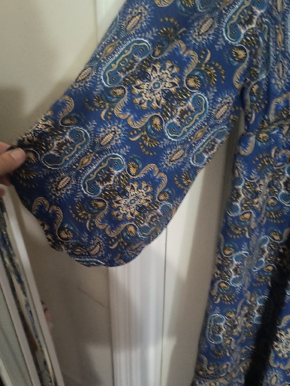 Max Studio Blue Paisley V-Neck Maxi Dress - Picture 4 of 6